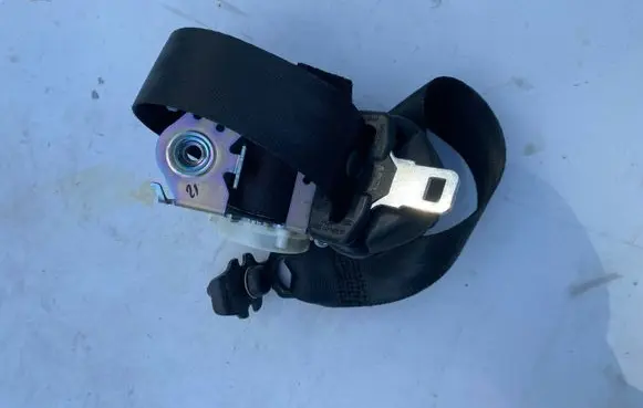 Ford Galaxy Middle seatbelt (rear) 9613B86B