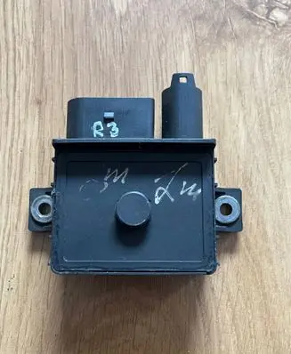 BMW 3 E90 E91 Glow plug pre-heat relay 7786821
