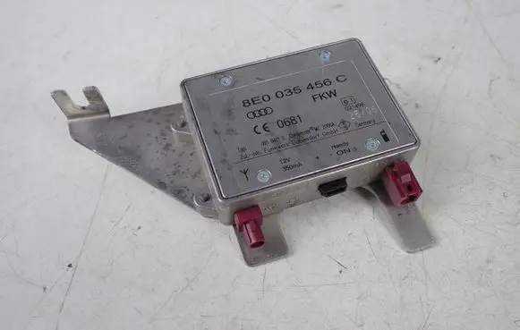 Audi A8 S8 D3 4E Aerial antenna amplifier 8E0035456C