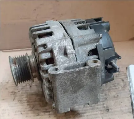 Mercedes-Benz E AMG W212 Generator/alternator A0009067500 412000624 2611839A