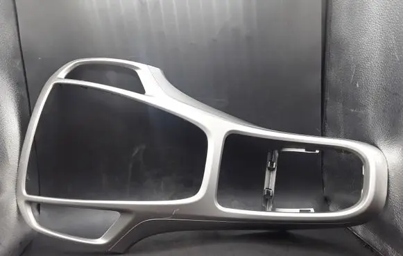 Opel Astra J Radio/GPS head unit trim 13257562 340685796 2097915