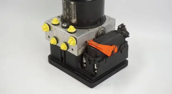 Toyota Yaris ABS Pump 445400D011 895410D030