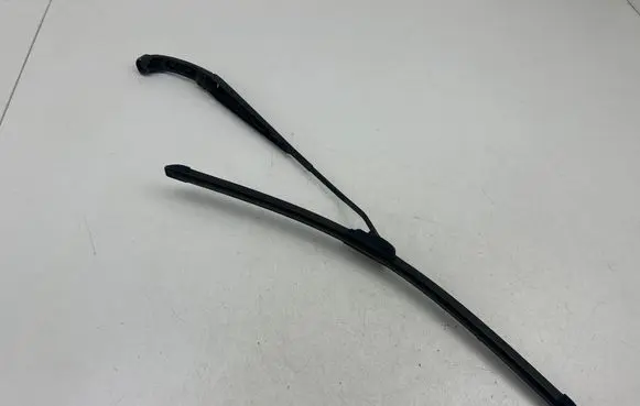 Mitsubishi Outlander Windshield/front glass wiper blade 