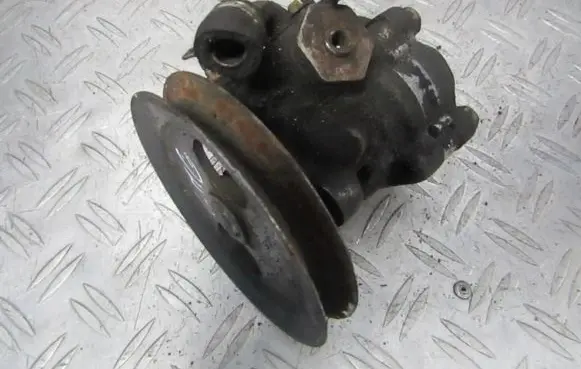 Mitsubishi Galant Power steering pump