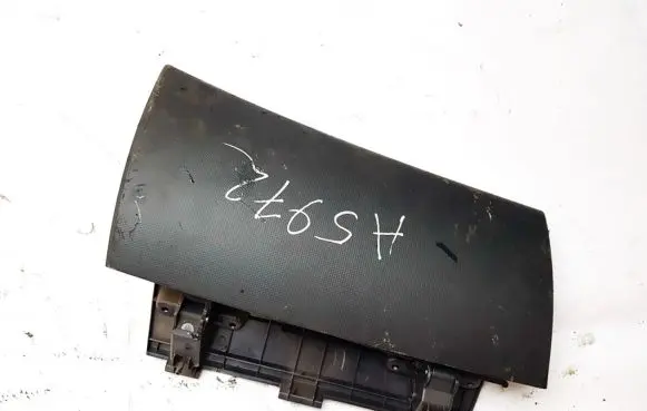 Mitsubishi Outlander Glove box
