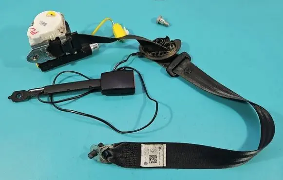 Volkswagen Tiguan Front seatbelt 5N1857705C IMPRK1580614