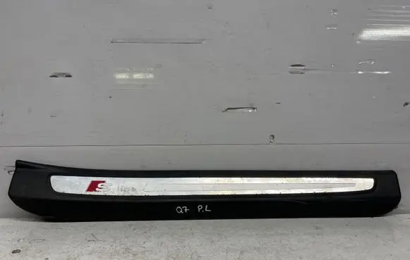 Audi Q7 4L Front sill trim cover 4L0853374A
