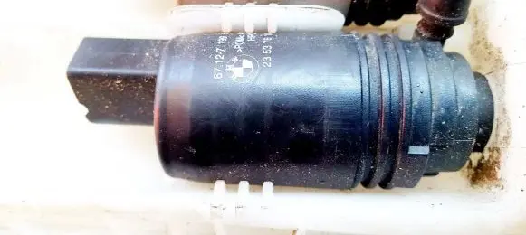 BMW 3 E90 E91 Windscreen/windshield washer pump 61677068996 61.677068996
