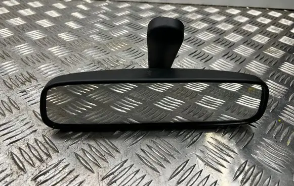 Subaru Outback Rear view mirror (interior) E13010836