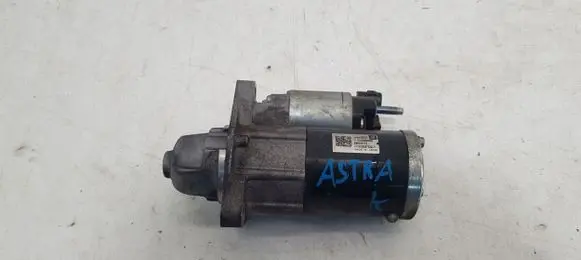 Opel Insignia B Starter motor 12693821