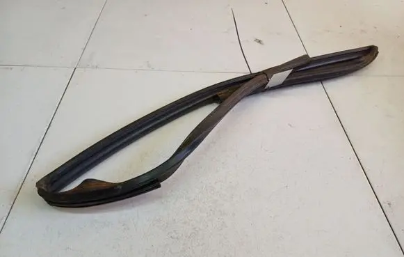 Saab 9-5 Rubber seal front coupe door 