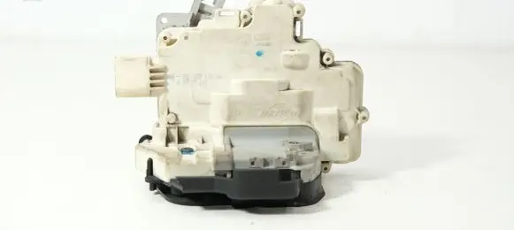Audi A4 S4 B7 8E 8H Rear door lock 8E0839015AA