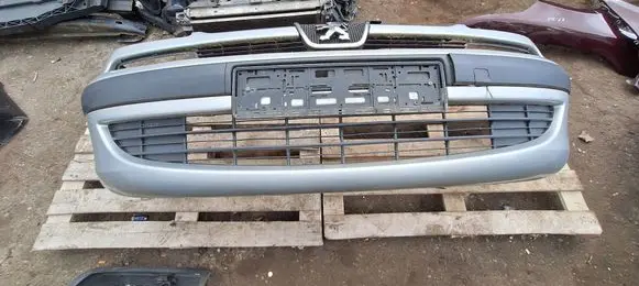 Peugeot 807 Front bumper