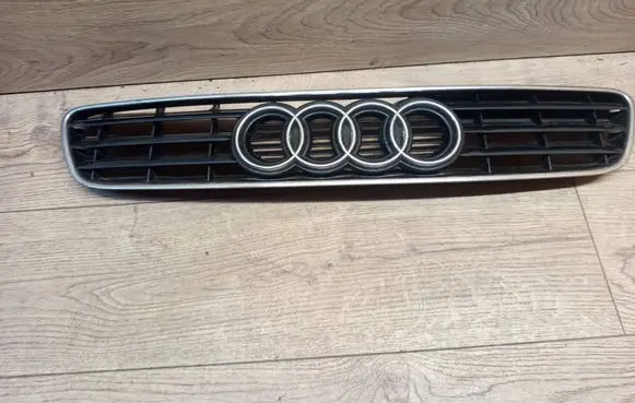 Audi A4 S4 B5 8D Front grill 8L0807683