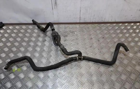 Audi A8 S8 D4 4H Engine coolant pipe/hose 4H1819372AG 4H1819372