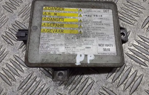 Honda Accord Voltage converter/converter module W3T10471