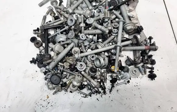Ford Kuga III Nuts/bolts 