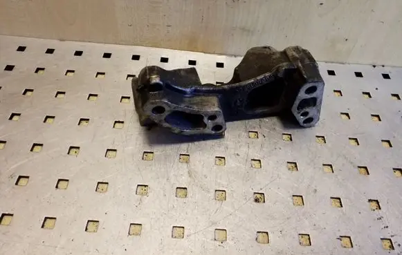 Peugeot 5008 Gearbox mounting bracket 9688615780