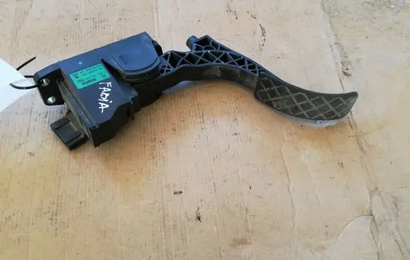 Skoda Fabia Mk1 (6Y) Accelerator throttle pedal 0280752215