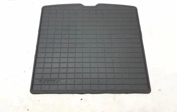 Trunk/boot mat liner
