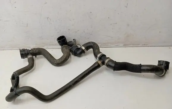 Mercedes-Benz GLC C253 Engine coolant pipe/hose A2535017200