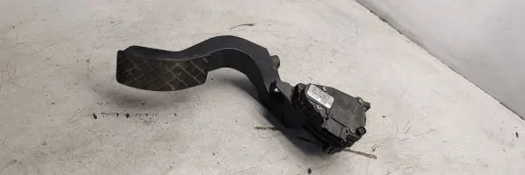 Volkswagen PASSAT B5.5 Accelerator throttle pedal 8D1721523J 6PV00837603
