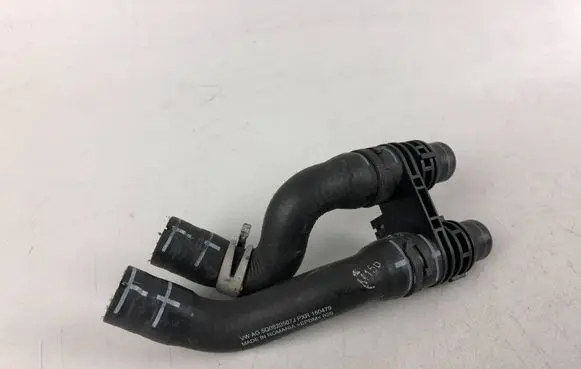 Volkswagen Golf VIII Engine coolant pipe/hose 5Q0820507J