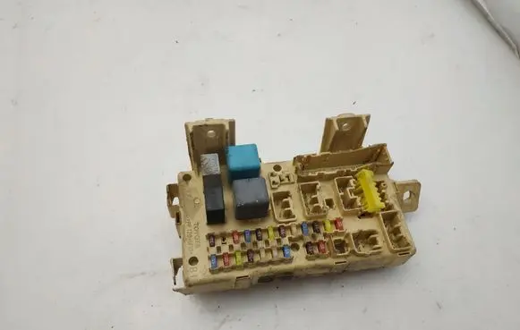 Toyota Avensis T250 Fuse box set 82641CA030F