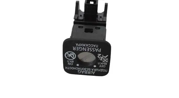Mitsubishi Outlander Passenger airbag on/off switch 2020C4N