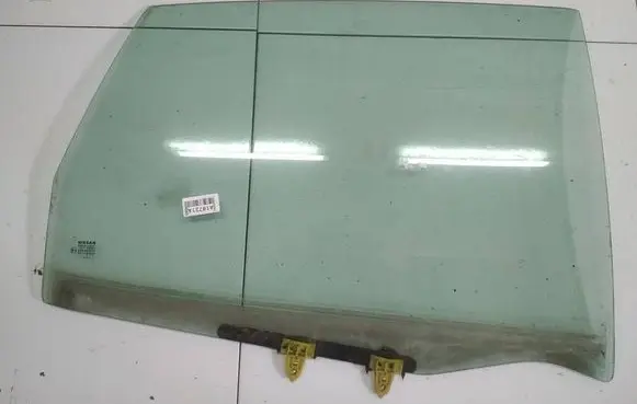 Nissan Almera Tino Rear door window glass AS2