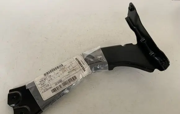 Audi Q3 F3 Fender mounting bracket 83A821132