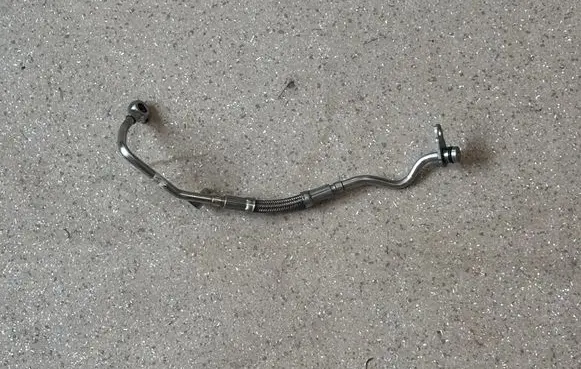 BMW M5 F90 Turbo turbocharger oiling pipe/hose 7934655