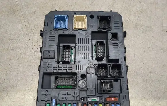 Peugeot Partner Comfort/convenience module 966405878002 281208364 281201906C