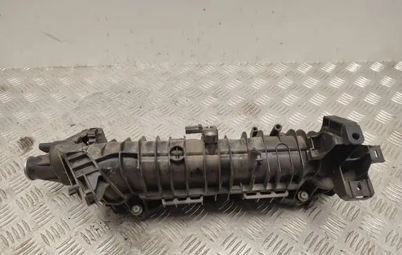 BMW 3 F30 F35 F31 Intake manifold 7807991 11617807991