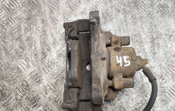 Volkswagen PASSAT B7 Front brake caliper 582
