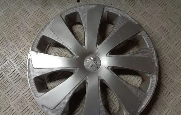 Peugeot 108 R14 wheel hub/cap/trim 426020H120