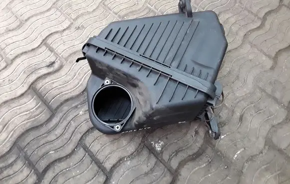 KIA Sorento Air filter box 281102P300