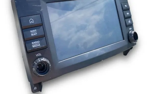 Mercedes-Benz EQV 447 Radio/CD/DVD/GPS head unit NR333 A4479002621