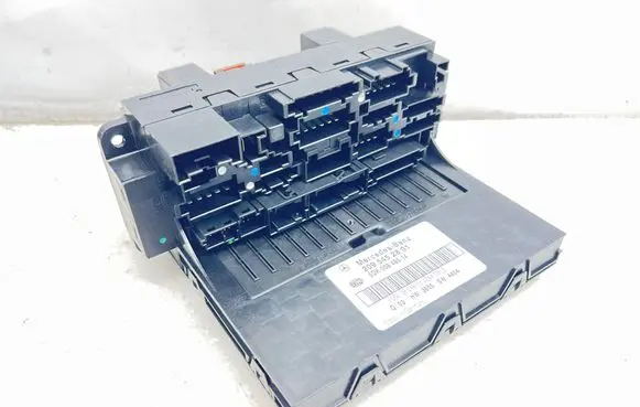 Mercedes-Benz CLK A209 C209 Fuse module 2095452801