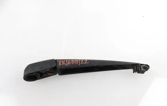 Suzuki Grand Vitara II Rear wiper blade arm