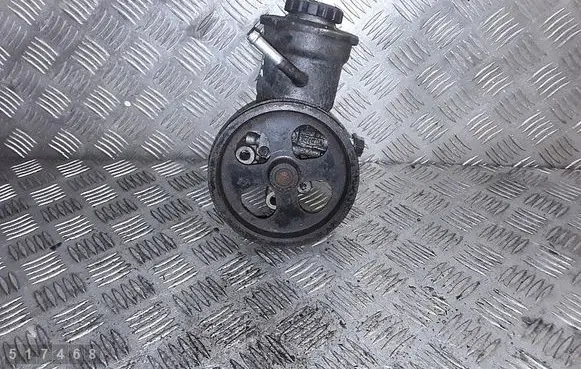 Toyota Avensis T250 Power steering pump 