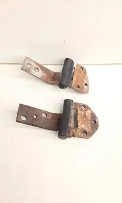 Toyota Land Cruiser (BJ70) Loading door lower hinge 