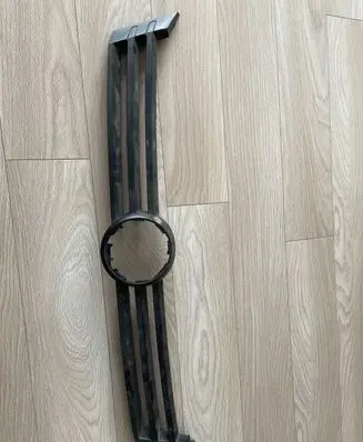 Volkswagen Touran II Front bumper upper radiator grill