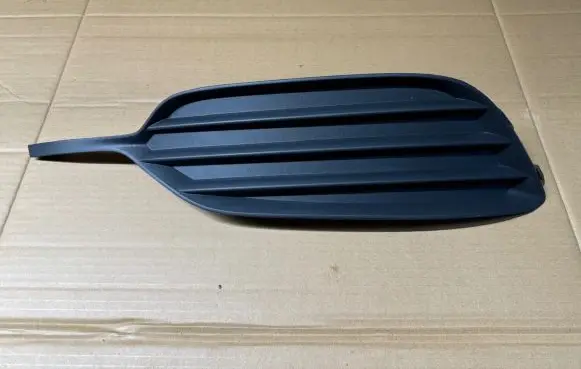 Opel Zafira C Front bumper lower grill 39089300 341601492