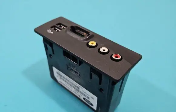 Ford Fusion II USB socket connector BT4T-14F014-AE IMPRK1498387