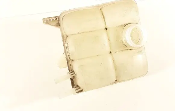 Mazda 3 I Coolant expansion tank/reservoir 3M5H8K218AJ 3M5H8K218 3M5H8K218DG