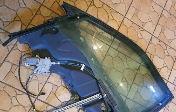 Audi 80 90 B3 Front door window regulator with motor 893959801B 893837397A 7743000917