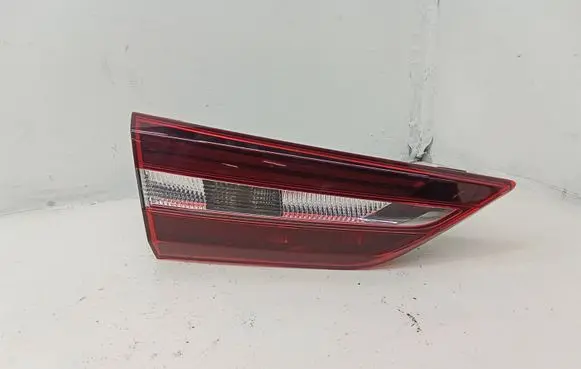 Opel Grandland X Tailgate rear/tail lights YP00016380 81670102
