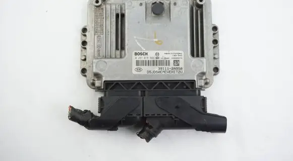 KIA Ceed Engine control unit/module 391112A950 0281018641