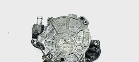 Volkswagen Multivan T5 Vacuum pump 03L145100F